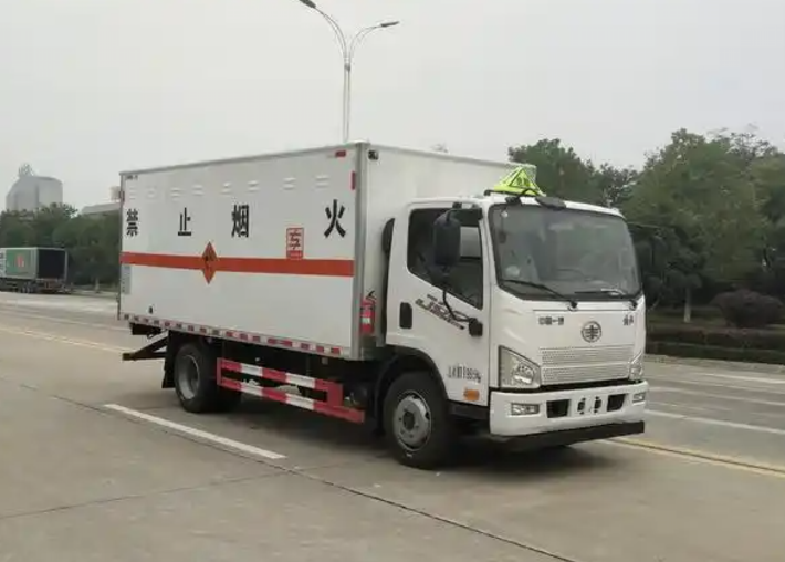 盈江爆破器材运输车可以上高速吗？